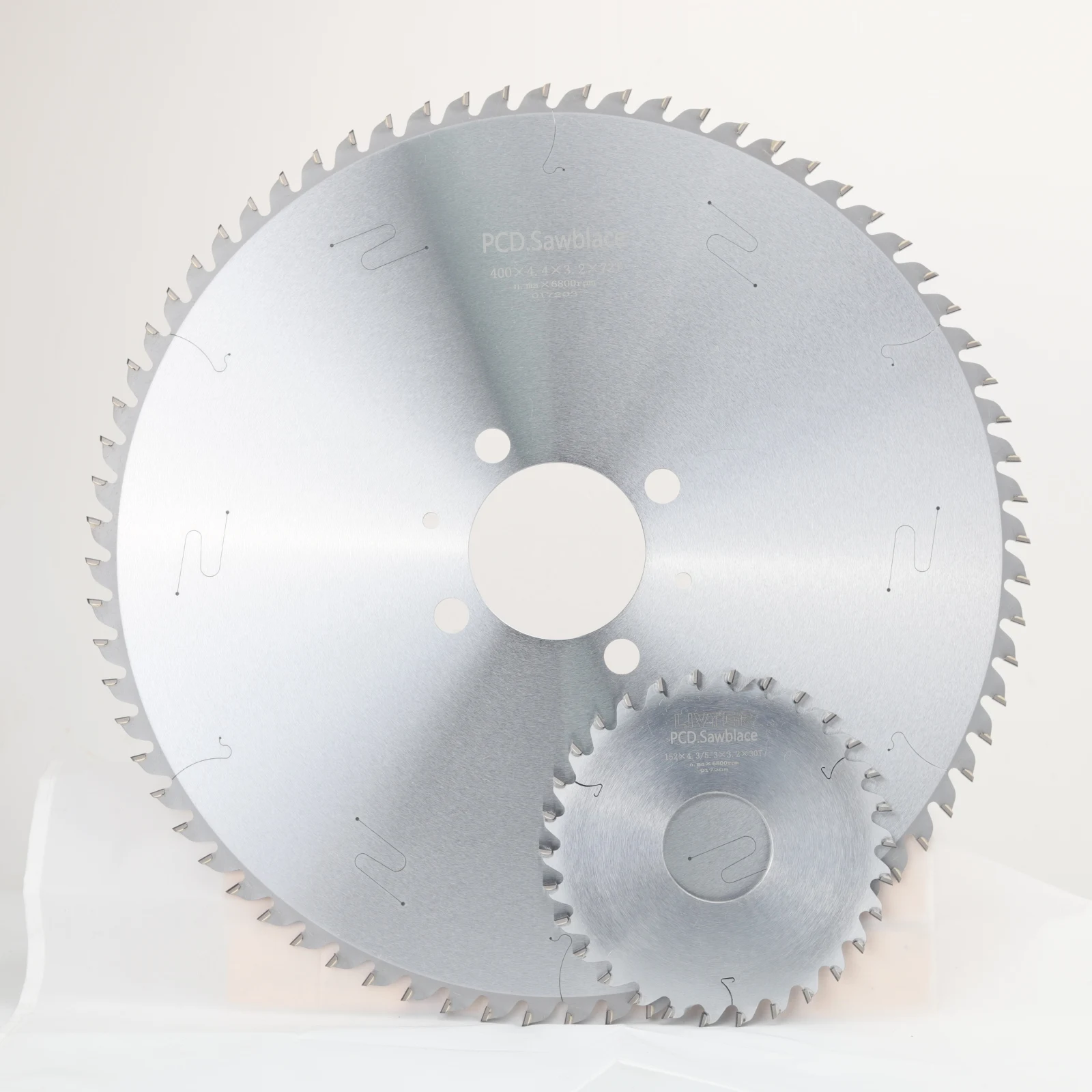 

LIVTER High Precision 400mm 72T PCD Carbide Diamond Saw Blade for Wood and MDF Panel Sizing and Cutting