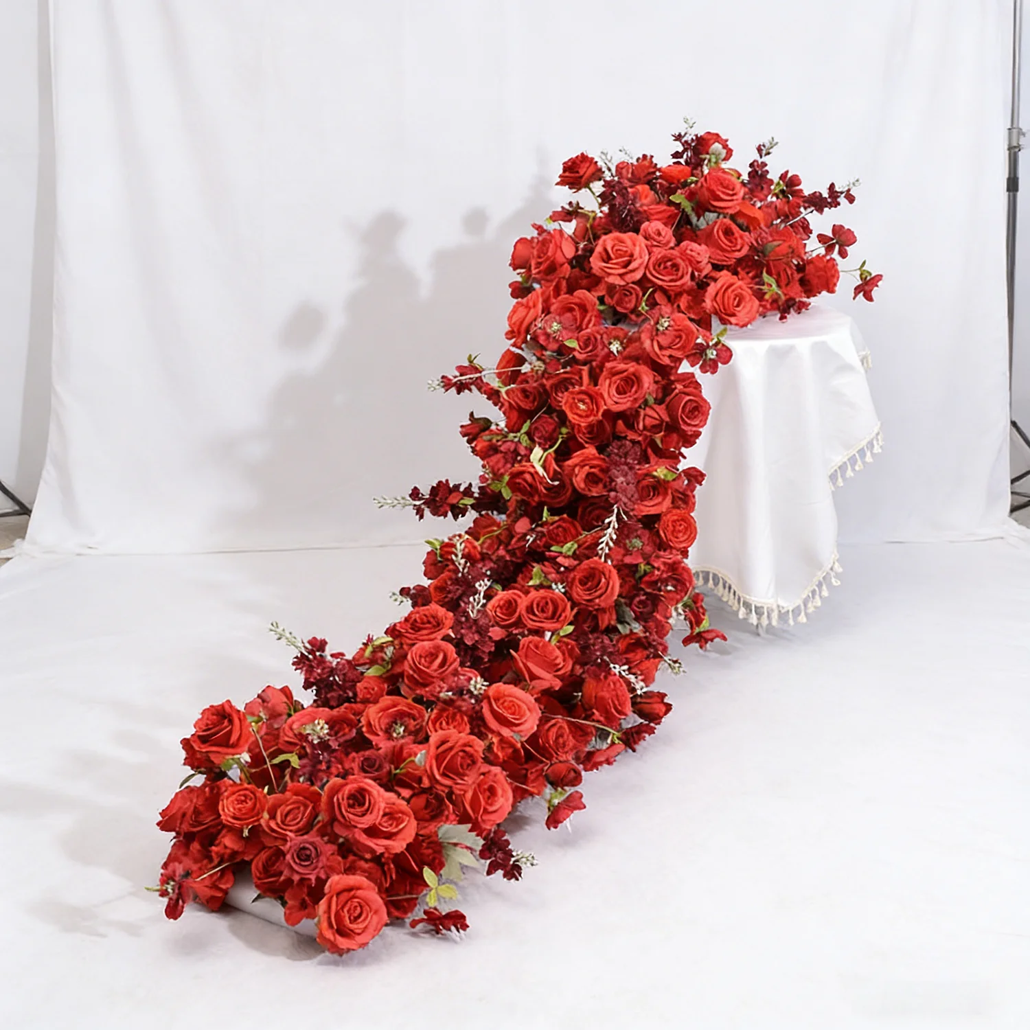 Uflower 200CM Wit Rood Roos Sofa Tafelloper Bloem Rij Bruiloft Achtergrond Decor Bloemstuk Party Props Etalage - afbeelding 1
