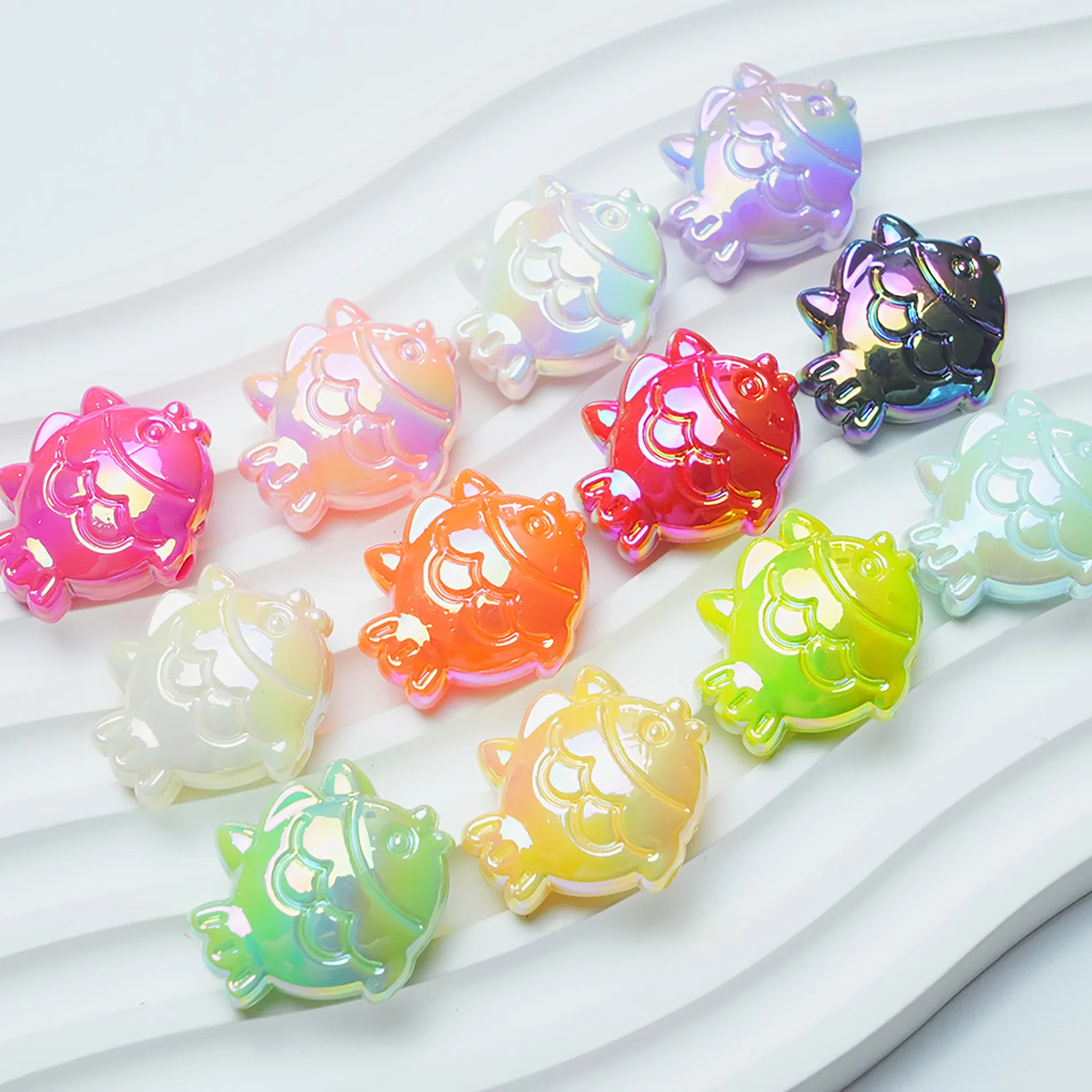 10Pcs 18MM Acrylic Fish Shape Loose Beads Macaron Color Cartoon Cute Beaded Aurora Effect UV For Jewelry Making DIY Bracelet