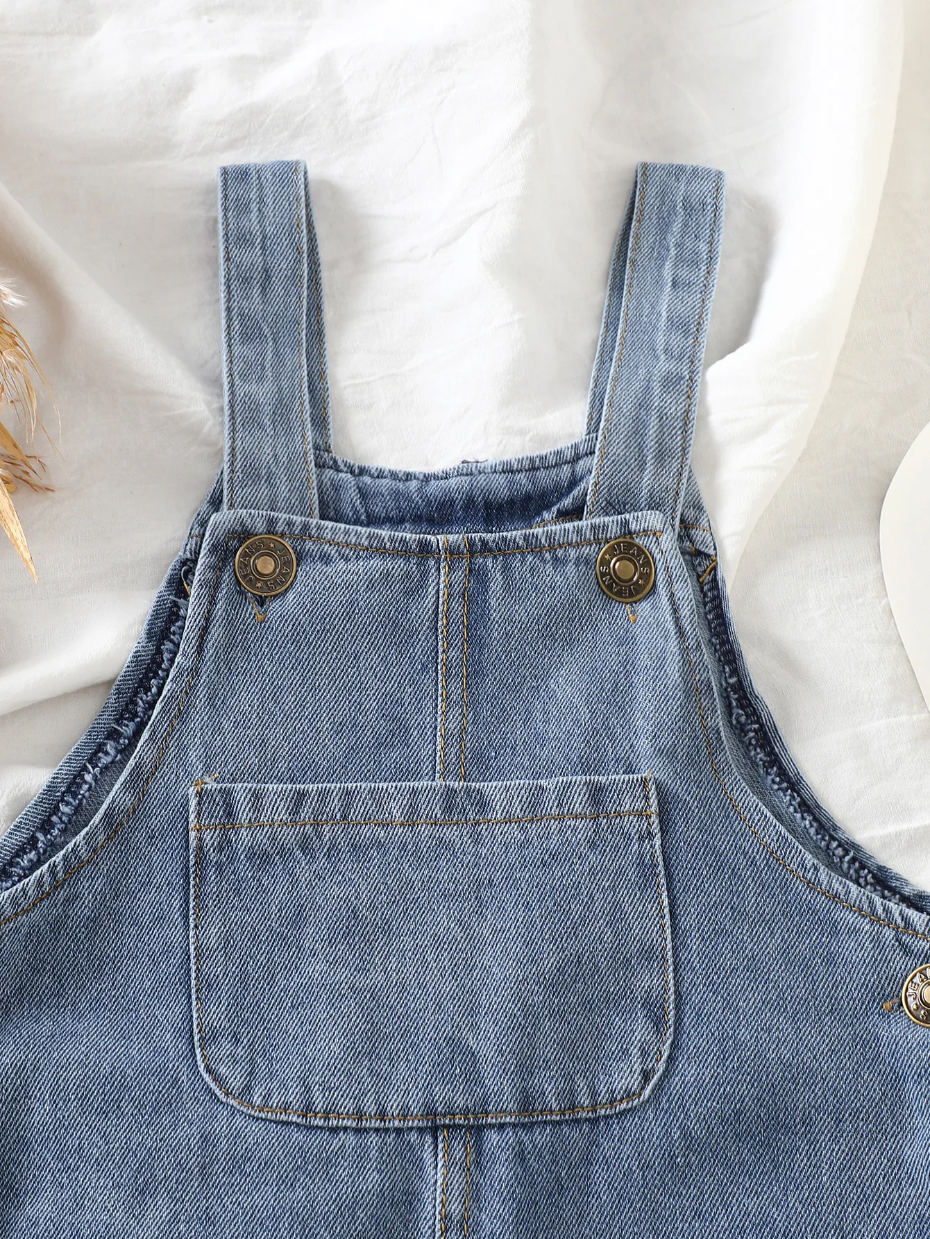 Children's Denim Overalls, Spring and Autumn Style, Loose Rolled-Up Pants, Casual Versatile Cargo Pants for Boys and Girls