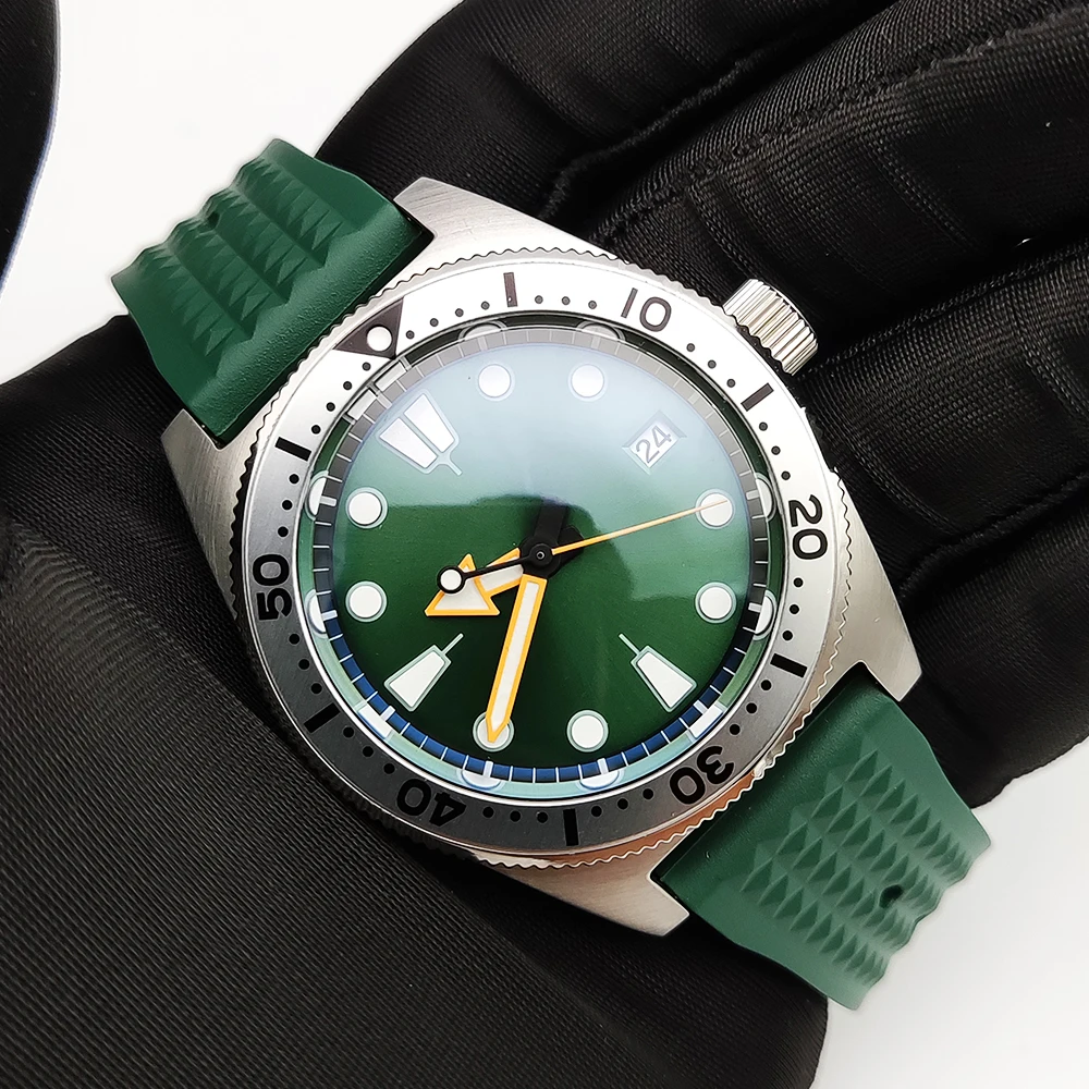 Luxury 38mm automatic men\'s mechanical AR blue film sapphire watch NH35 calibre green rubber strap