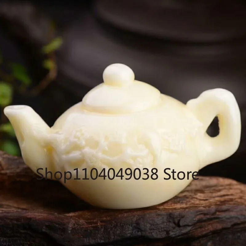 Russia Amber White Honey Wax Handle Pot Pendant for Men and Women's Versatile Simple Pendant