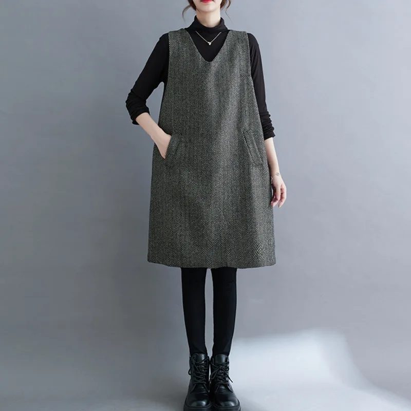 #4002 Autumn Winter Gray Woolen Tank Top Dress Women Loose V-neck Vintage Pockets Sleeveless Tank Top Dress Female Knee-length