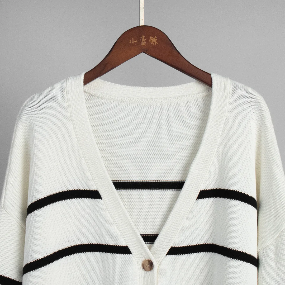 Otoño Invierno nuevo cárdigan de punto a rayas abrigo mujer cuello en V manga larga algodón grueso cálido suéter suelto mujer Casual Tops