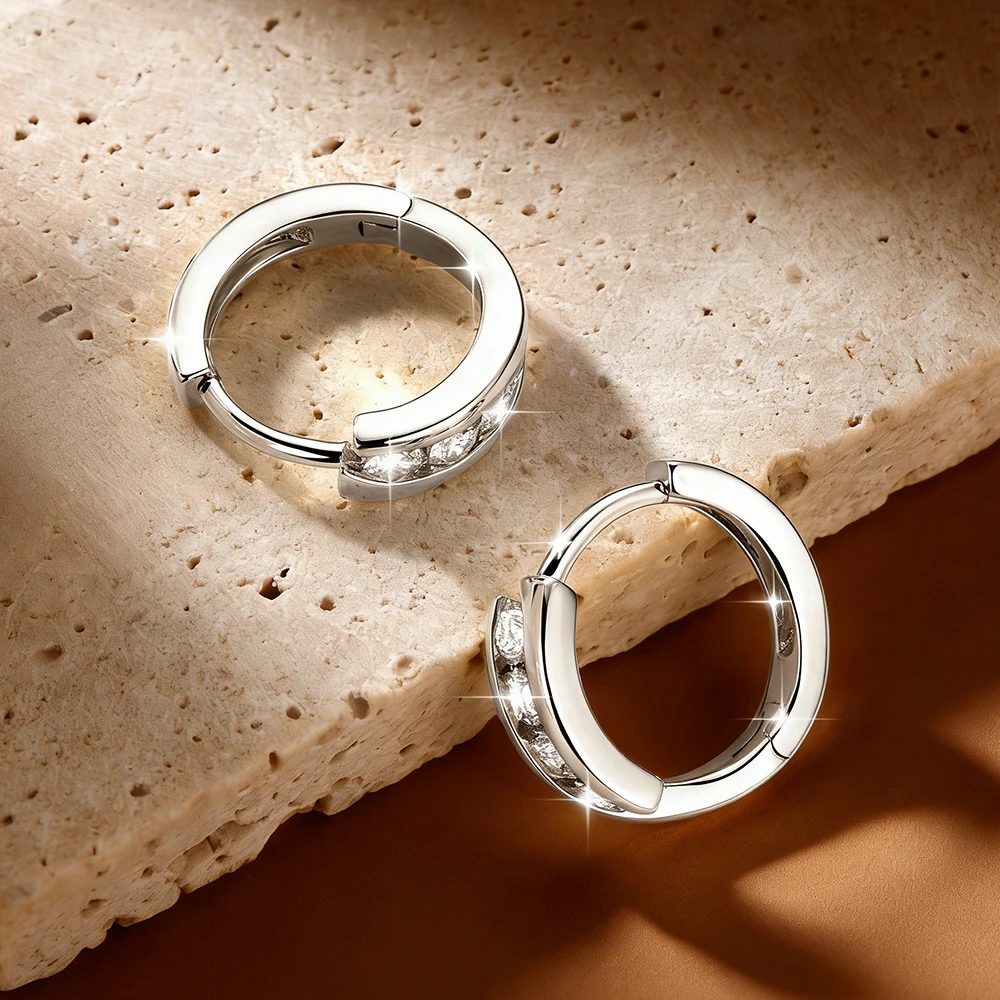 

Anziw 2026 New Fashion 2.5MM D Color Moissanite Hoop Earrings for Women 14k Gold Filled Huggie Earrings Engagement Jewelry Gift