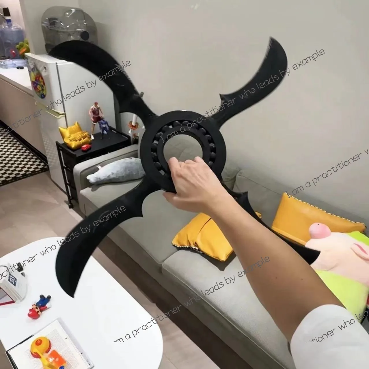 Épée à main rotative à spirale Un jouet innovant pour les amateurs de design et de mouvement
