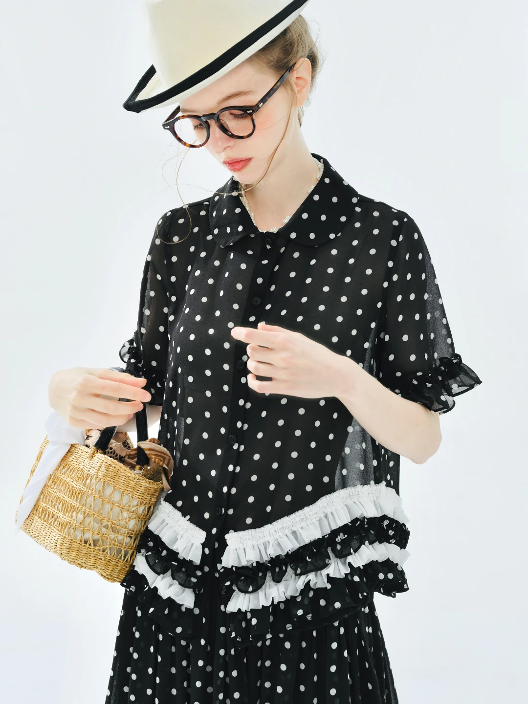 

2025imakokoni original summer art polka dot chiffon lace round neck short sleeved women's top 255078