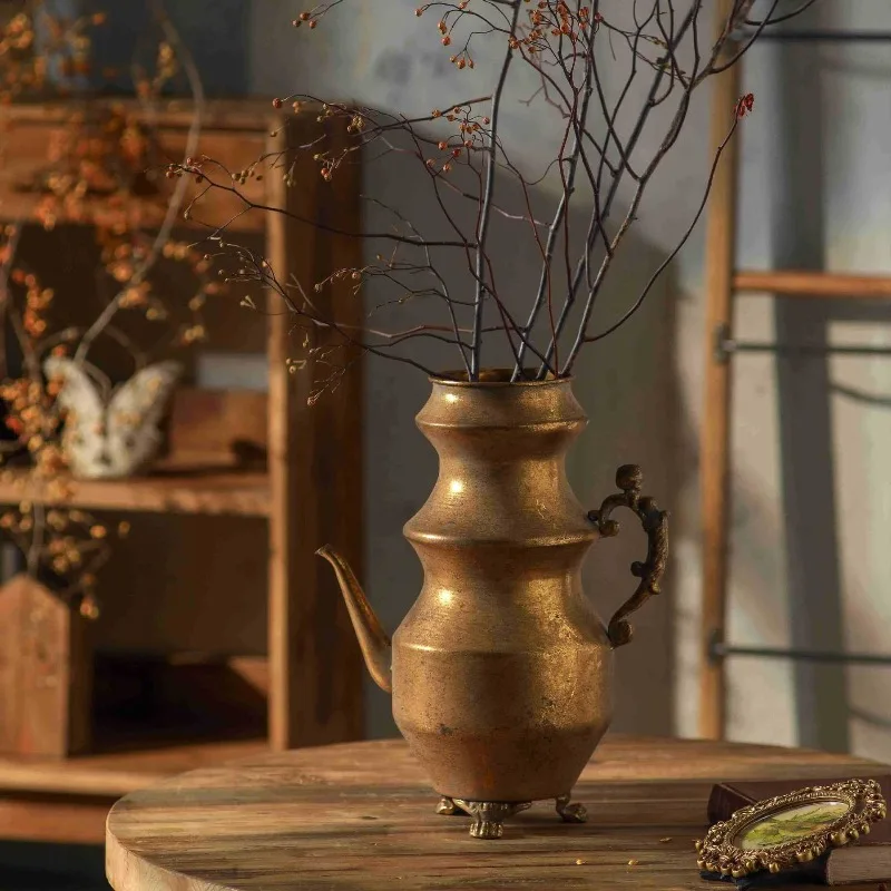 

Средневековая металлическая настольная ваза из кованого железа, новая декоративная ваза для дома, оптовая продажа декоративных бутылок для ресторанов и отелей