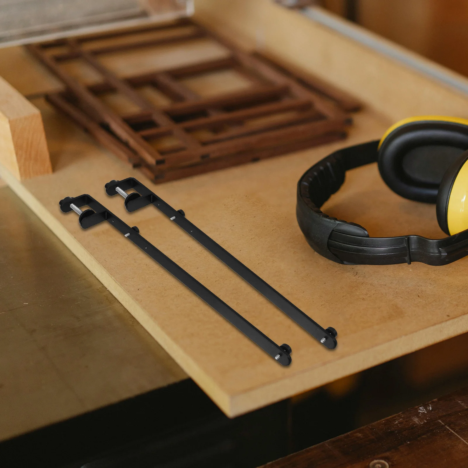 

Настольная подставка для перфорированных панелей, 2 шт., регулируемая высота, простая сборка, настенный органайзер для стола, для рабочего пространства без беспорядка