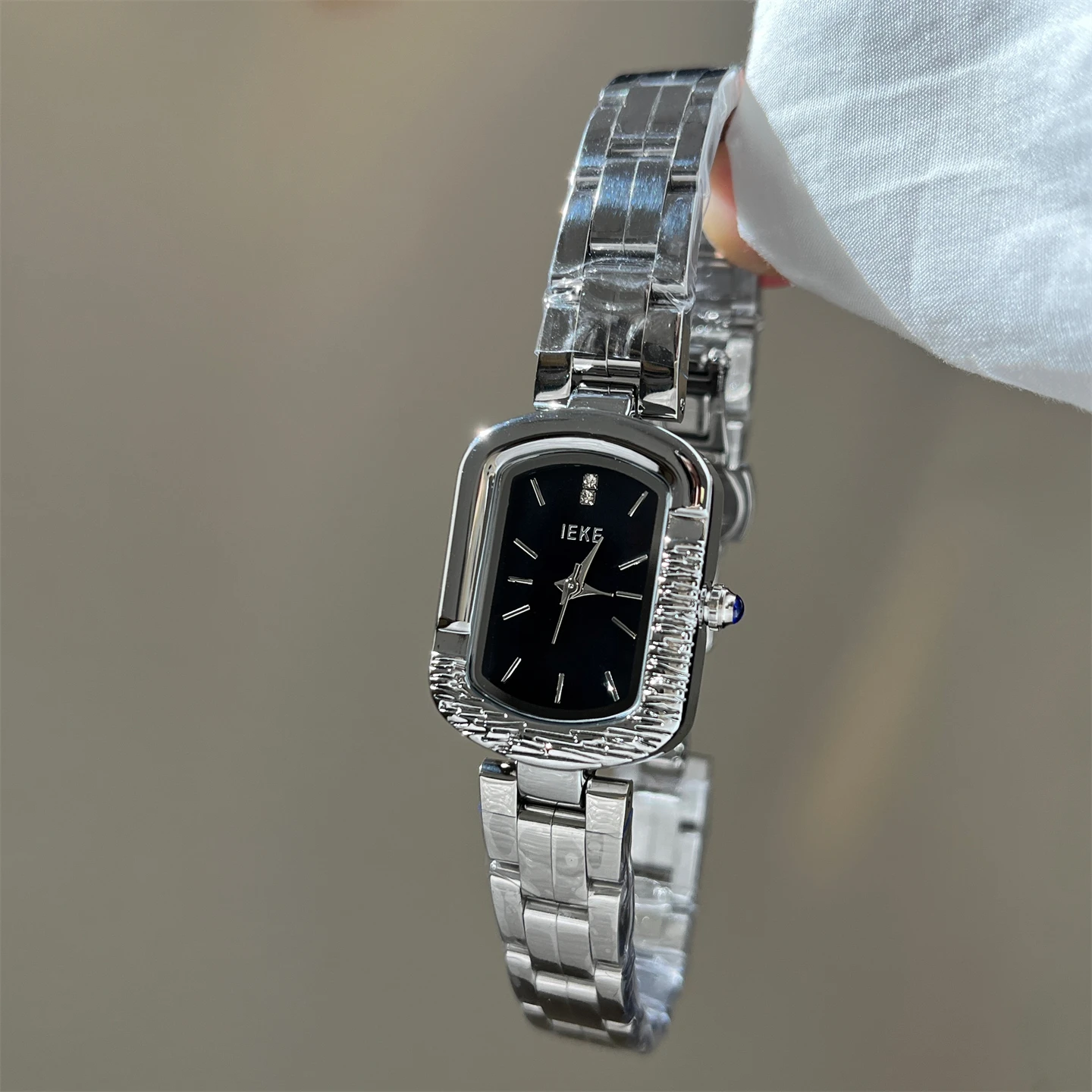 

Luxury Minimalist Rectangular Watch, Fashionable Design, Versatile Women'S Quartz Wristwatch, High-End Selection, Women'S Gift.