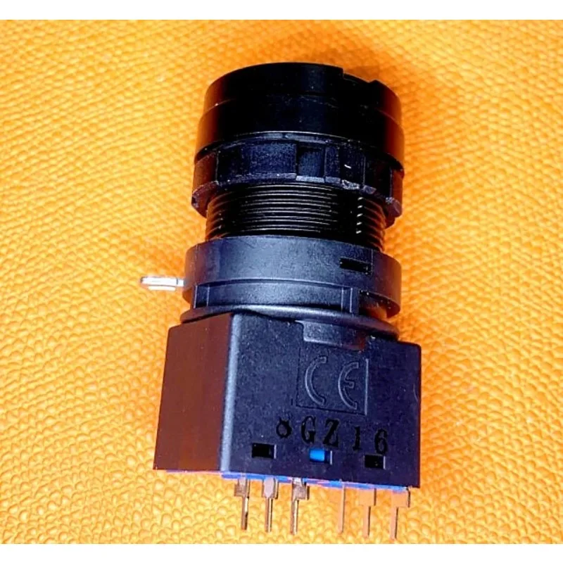IDEC original Hequan LW-C10 24V button switch with light LW1L-green M1C14VG R round welding