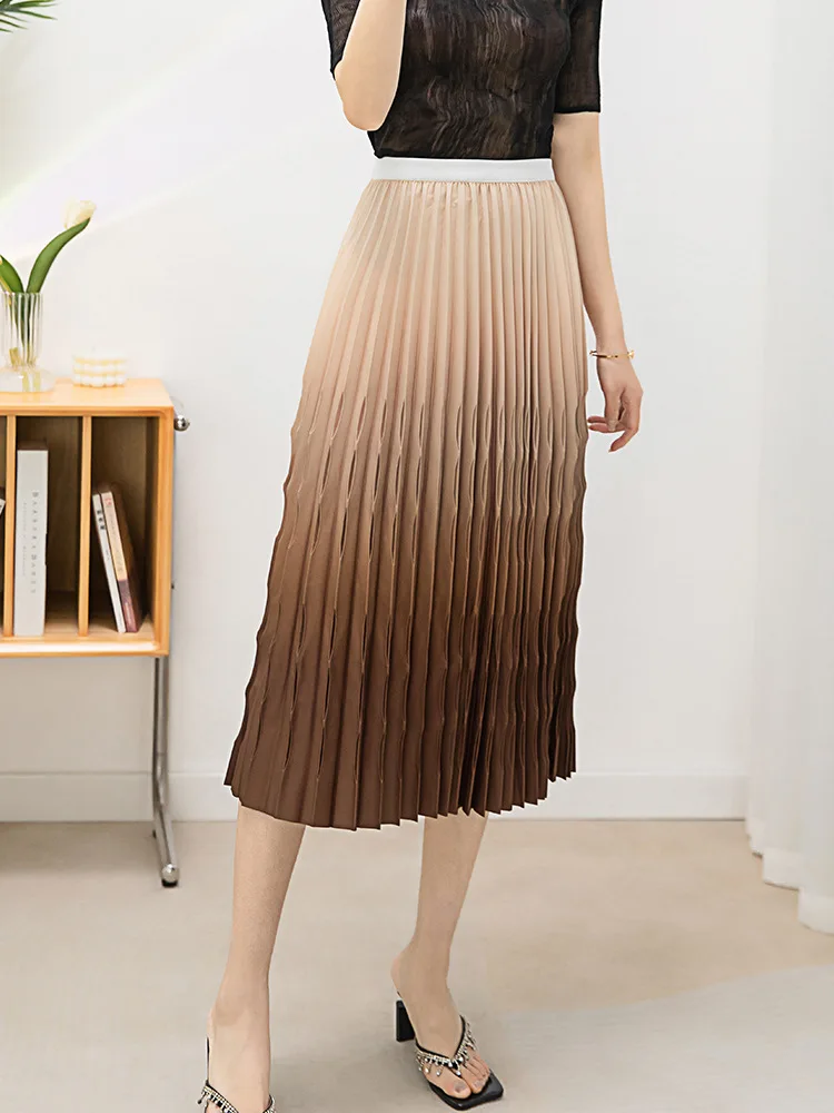 Wrinkle high-end fashion gradient new item elastic waist loose plus size hanging sensation medium long pleated skirt [20240577]