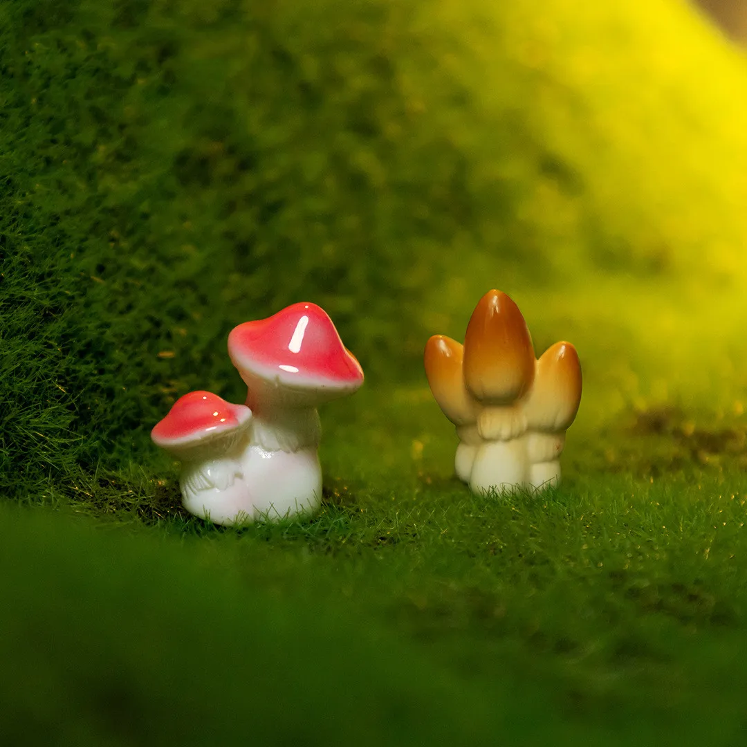 Figurines Miniatures Simulation Mini Mushroom Micro Landscape Ornaments For Home Decorations Decor For Room Desk Accessories