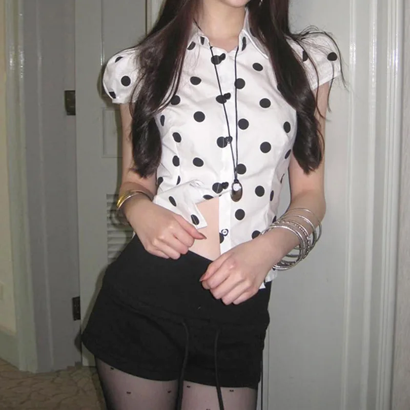 قميص نسائي 2024 الصيف النساء قمصان الإناث أسود أبيض مكتب بلوزة للسيدات OL ملابس امرأة قصيرة الأكمام ملابس العمل