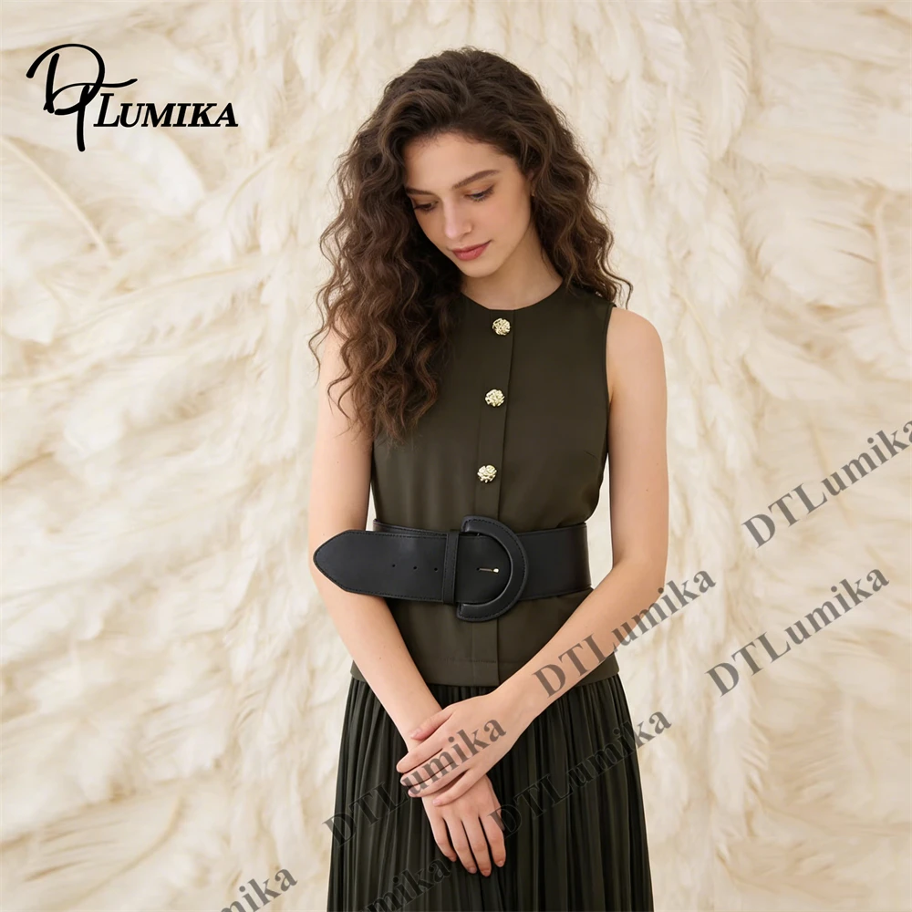 Vestido midi plisado sin mangas verde oliva para mujer con cinturón ancho negro y botones dorados, elegante para la oficina o un atuendo informal chic