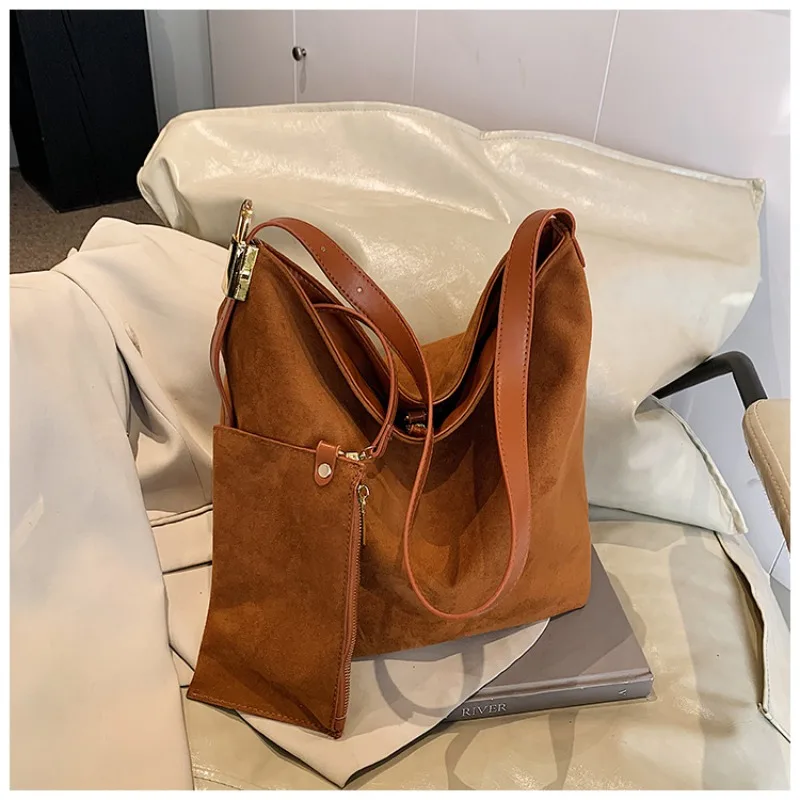 Bolso de mujer de gran capacidad 2024 nuevo Otoño e Invierno bandolera de hombro Retro bolso de cubo Casual y Popular