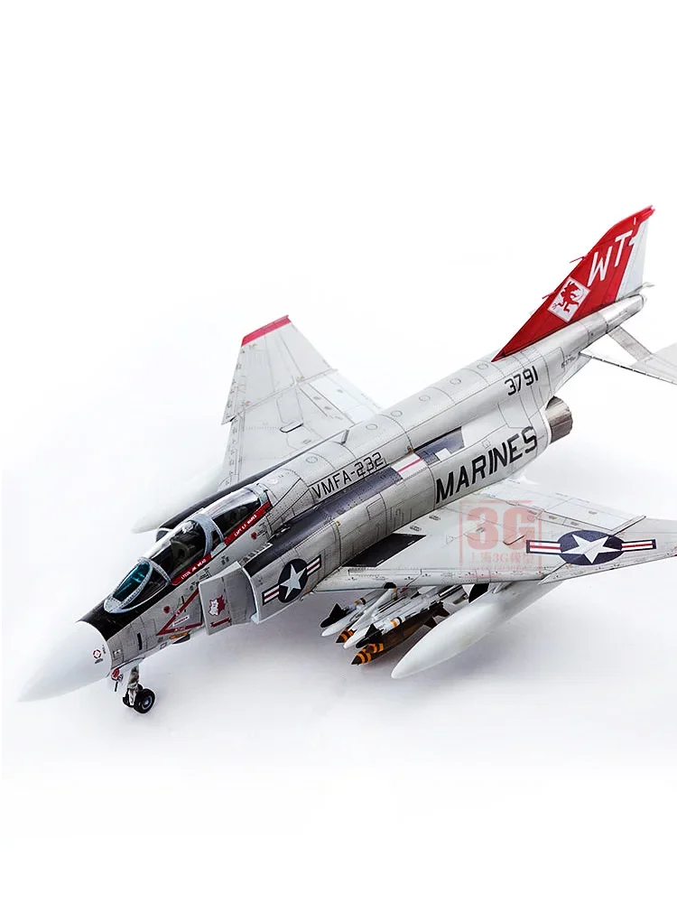 Academy assembled airplane model kit 12556 American F/4J VMFA-232 Red Devils 1/72