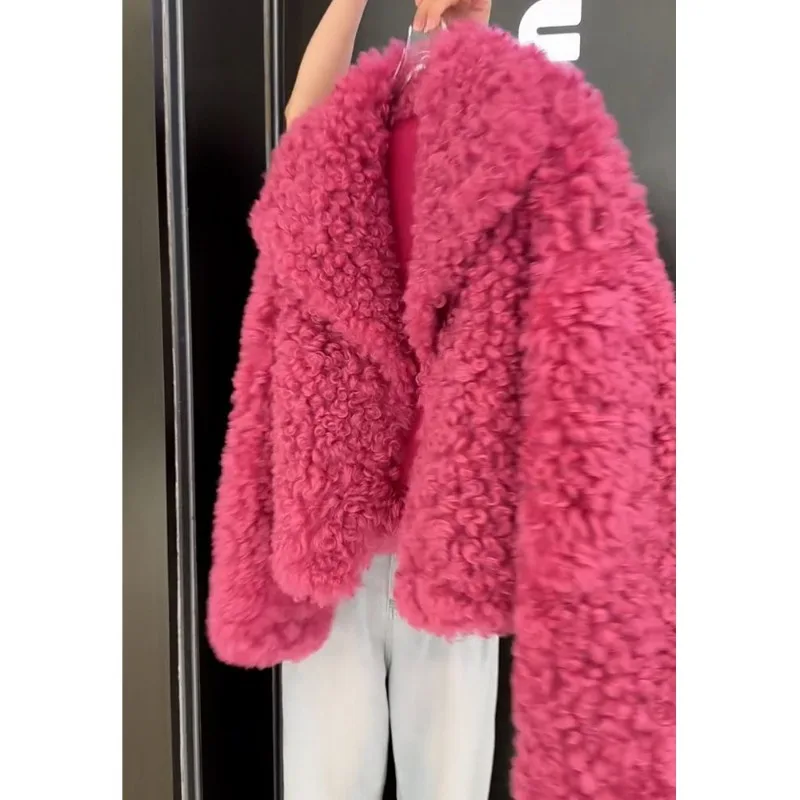 Nuevo modelo de invierno, chaqueta Popular con reducción de edad, hermoso estilo extranjero, piel sintética, abrigo de lana de cordero de imitación cálido integrado para mujer