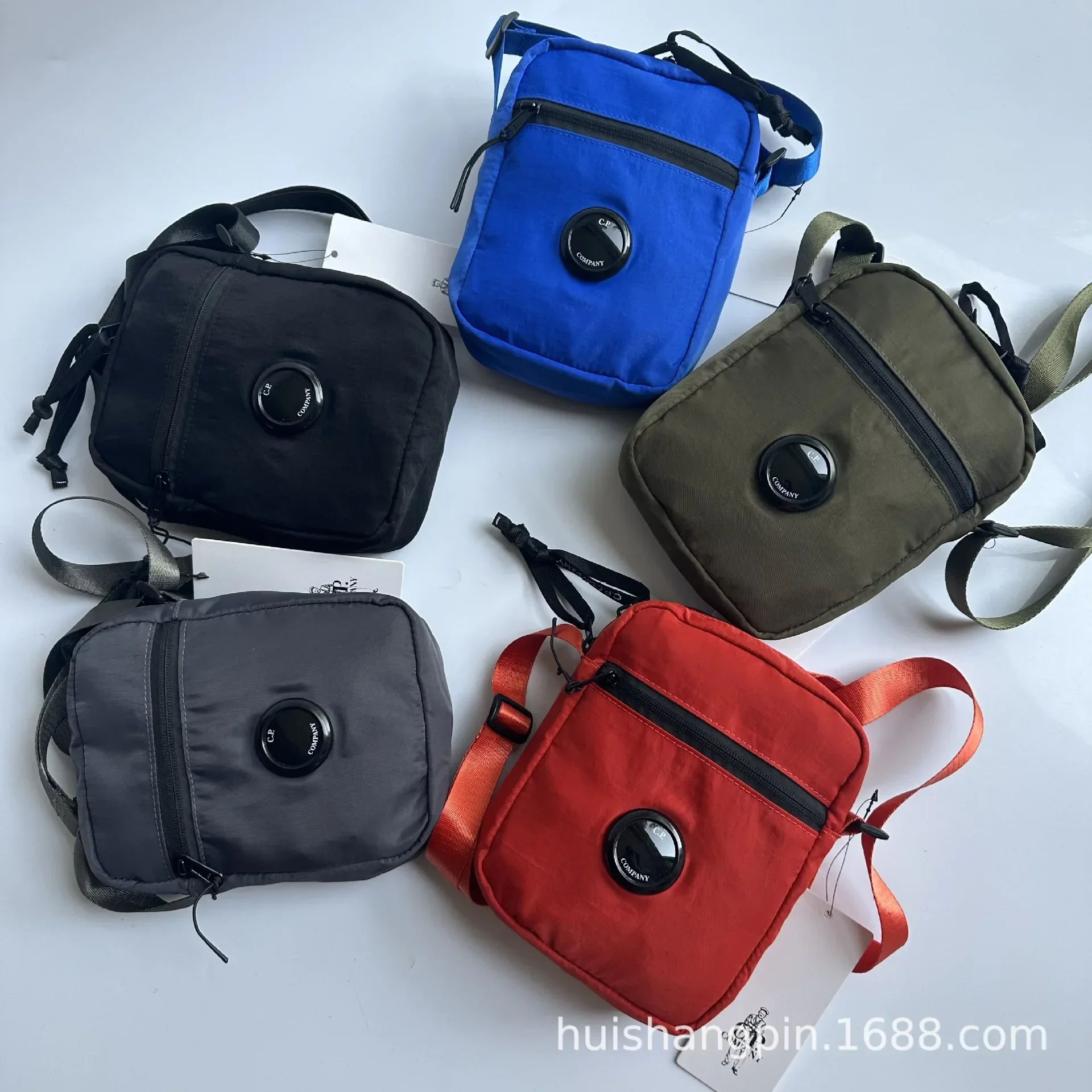 New single shoulder crossbody bag for both men and women