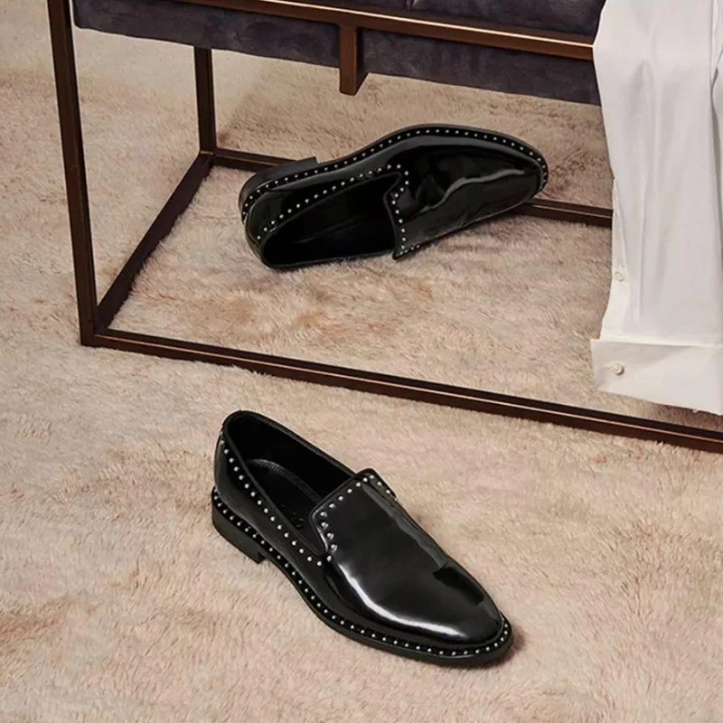 

New Fashion Rivet Dress Loafers Leather Shoes Men Formal Wedding Black Suit Casual Business Oxfords Genuine Leather Male Shoes