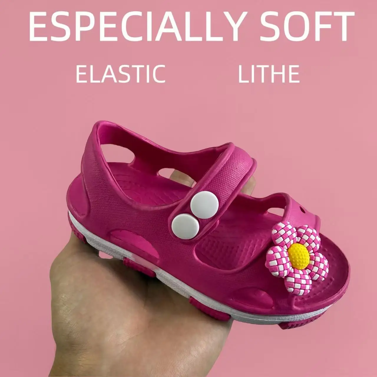 صنادل بناتي لطيفة وعصرية مع مفرغة على شكل زهرة وبطانة مرنة ناعمة