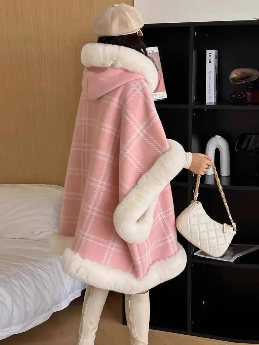 

Теплая накидка из смеси шерсти из искусственного меха, пальто с капюшоном, модное клетчатое зимнее пальто с утолщенной подкладкой, верхняя одежда с крыльями летучей мыши, женский подарок на Новый год