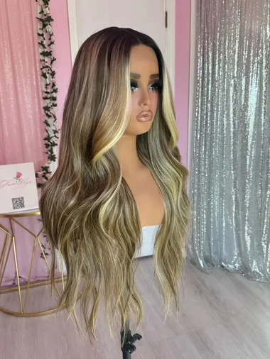 Donker Asblond Hoogtepunten Body Wave Synthetische Pruiken Voor Vrouwen 28 inch Lange Golvende Kant Voorpruik Meisjes Cosplay Party Dagelijks gebruik Pruik