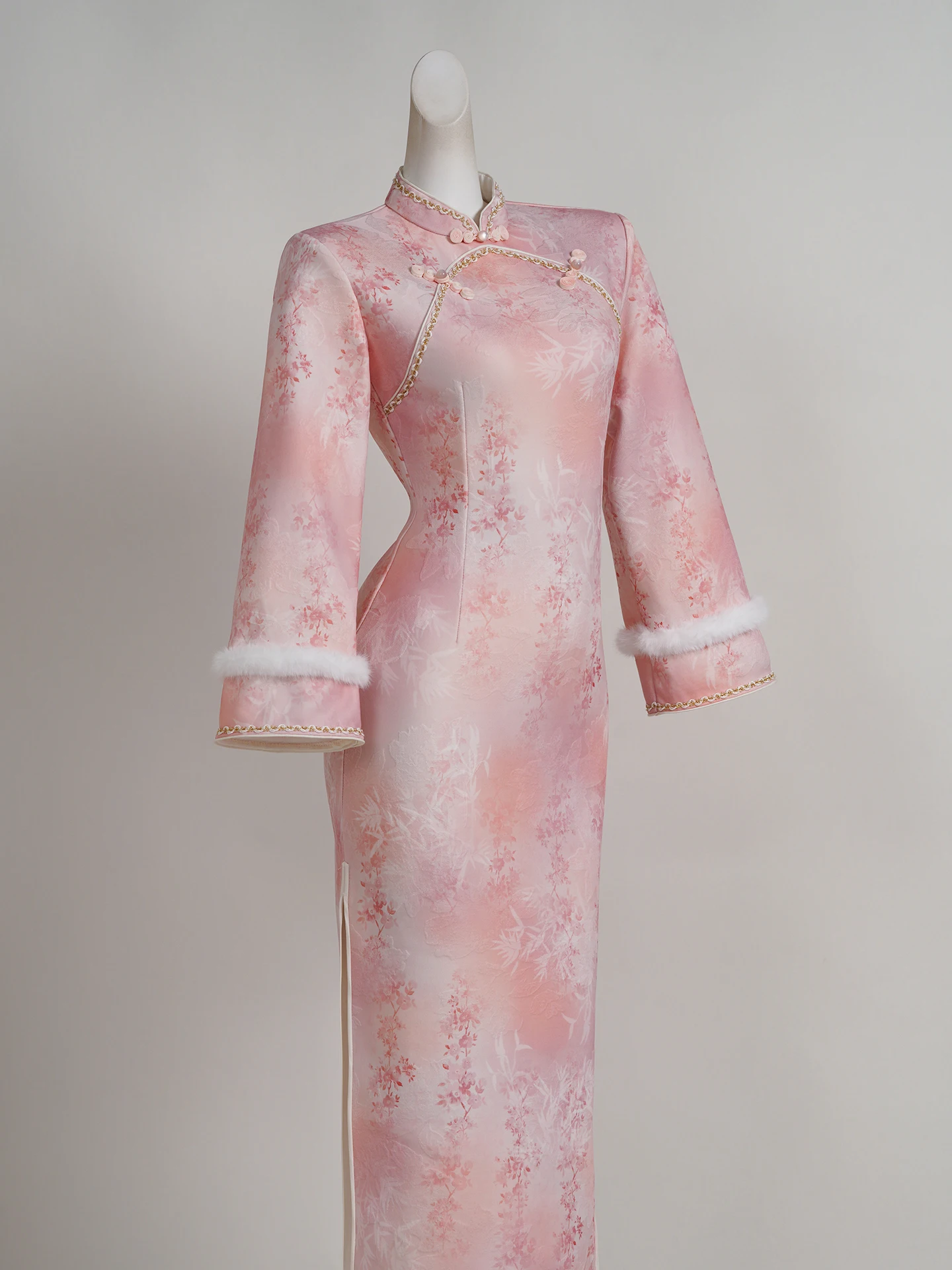 

Новое розовое китайское ципао для молодых женщин, утепленное, улучшенное, зимнее, длинное, с цветочным узором, с длинными рукавами