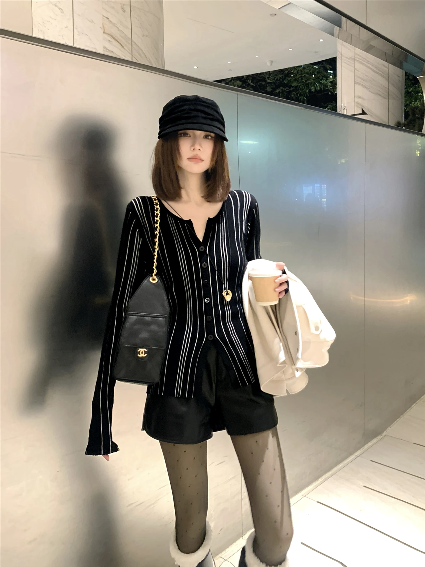 

Женский облегающий трикотажный лонгслив в полоску, серия Cheese Tea, осенняя универсальная базовая одежда, комфортная и мягкая.