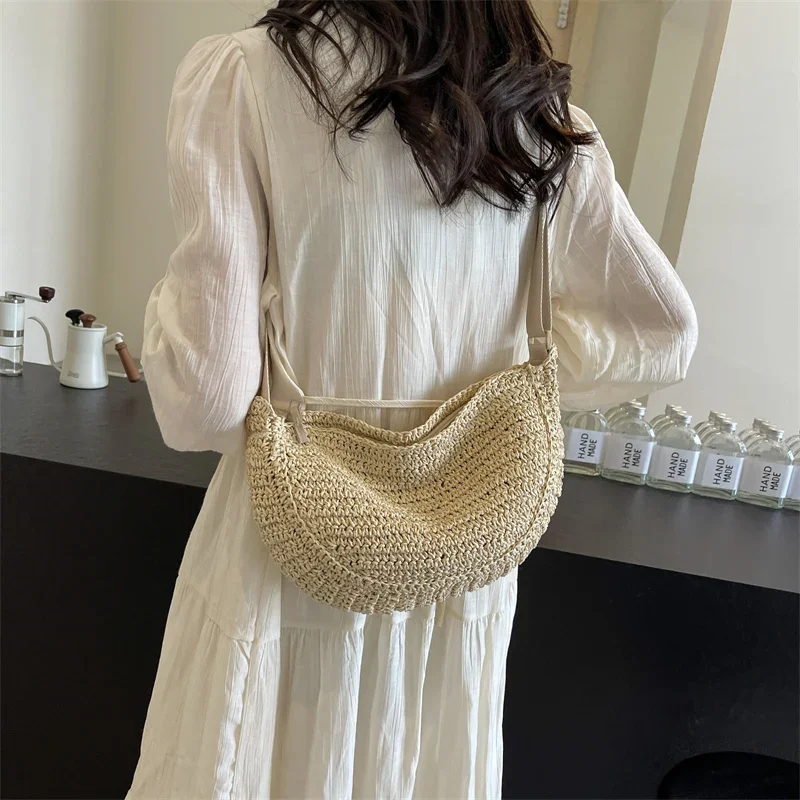 LEFTSIDE Solid Color Small Straw Crossbody Bags for Women 2024 Fashion Summer Shoulder Bags Lady Travel Handbags Weave Beach Bag