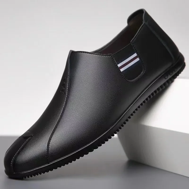 Zapatos planos informales para hombre, mocasines suaves antideslizantes de diseñador, cómodos, de cuero, primavera y otoño, nuevos