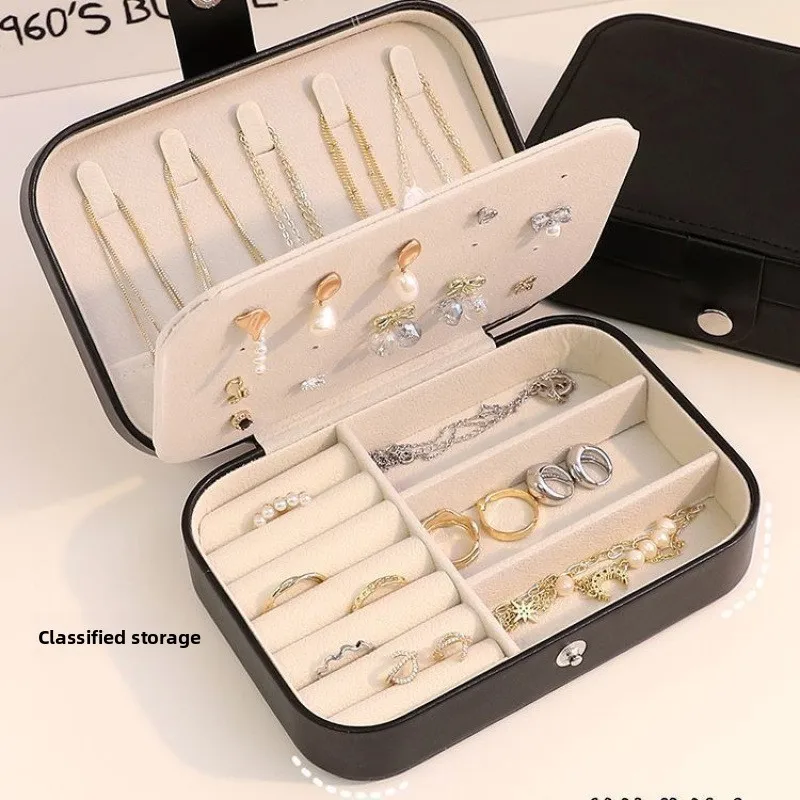 صندوق مجوهرات محمول صندوق تخزين المجوهرات للسفر أقراط صغيرة ورائعة وخاتم وقلادة صندوق مجوهرات
