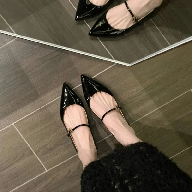 

Новинка 2024, женские туфли на устойчивом каблуке, модные однотонные туфли с острым носком и закрытым носком телесного цвета, женская обувь с пряжкой