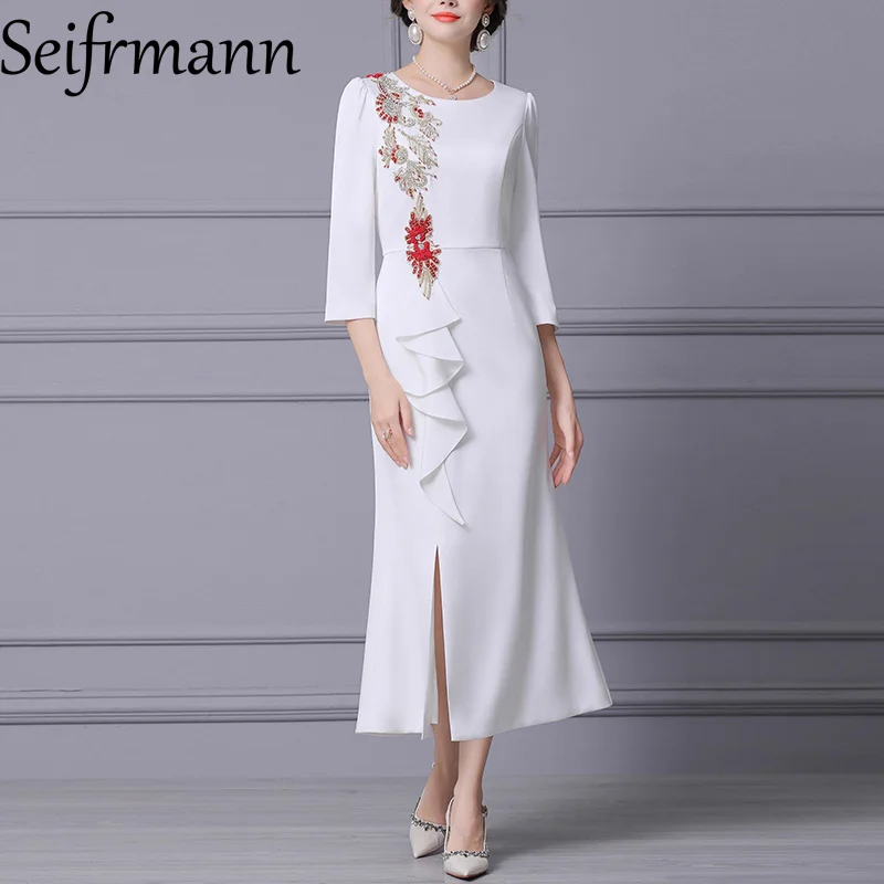 فستان Seifrmann أوائل الخريف 2025 فستان أبيض جديد بطول جانبي من أوراق اللوتس الماسية