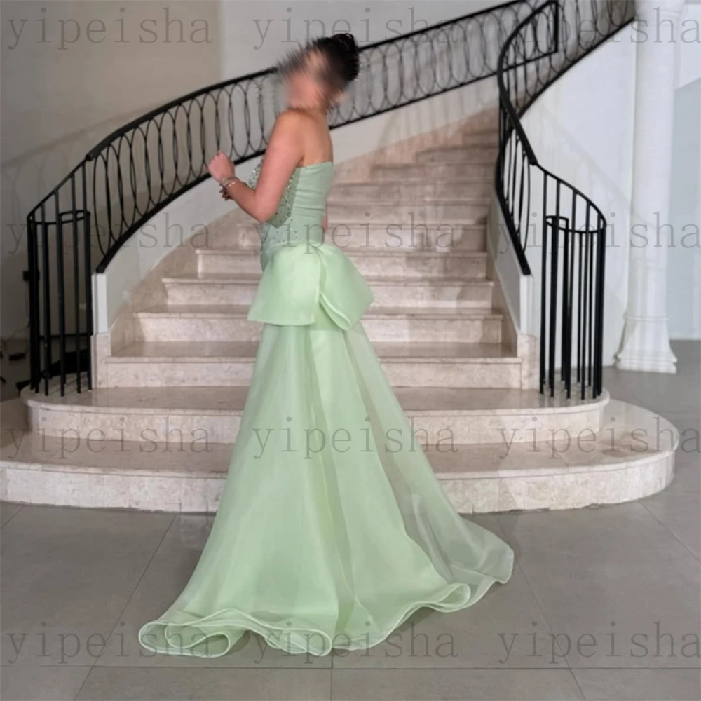 ที่กําหนดเองที่ไม่มีสายหนังชุดราตรีประณีตประดับด้วยลูกปัดBackless Pleat Sweep Trainอย่างเป็นทางการชุดราตรีโมเดิร์นชุดชีฟอง