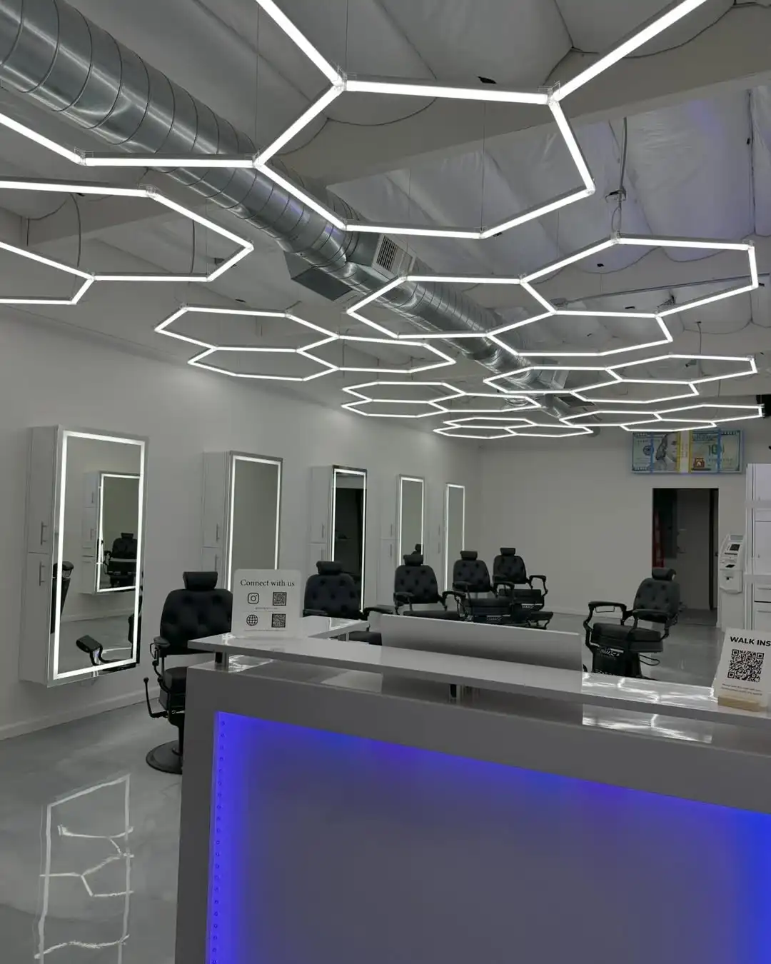 

LED Hexagon Garage Light 6500K 5 Grid System Honeycomb Light for Basement Gym Barber Shop