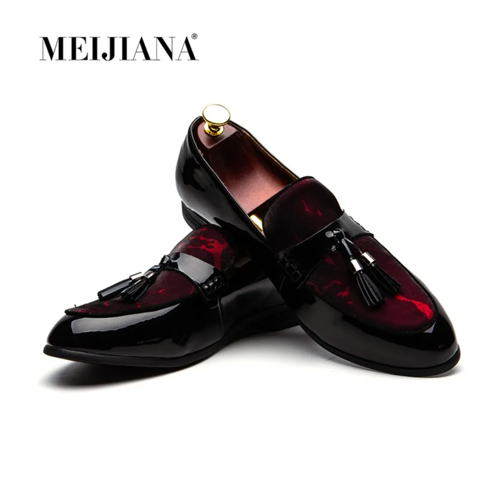 Men\'s Velvet Loafers Nightclub Dress Shoes Classic Fashion Tassel Men Slip On Moccasins Shoes Luxury Brand Wedding Party Shoes