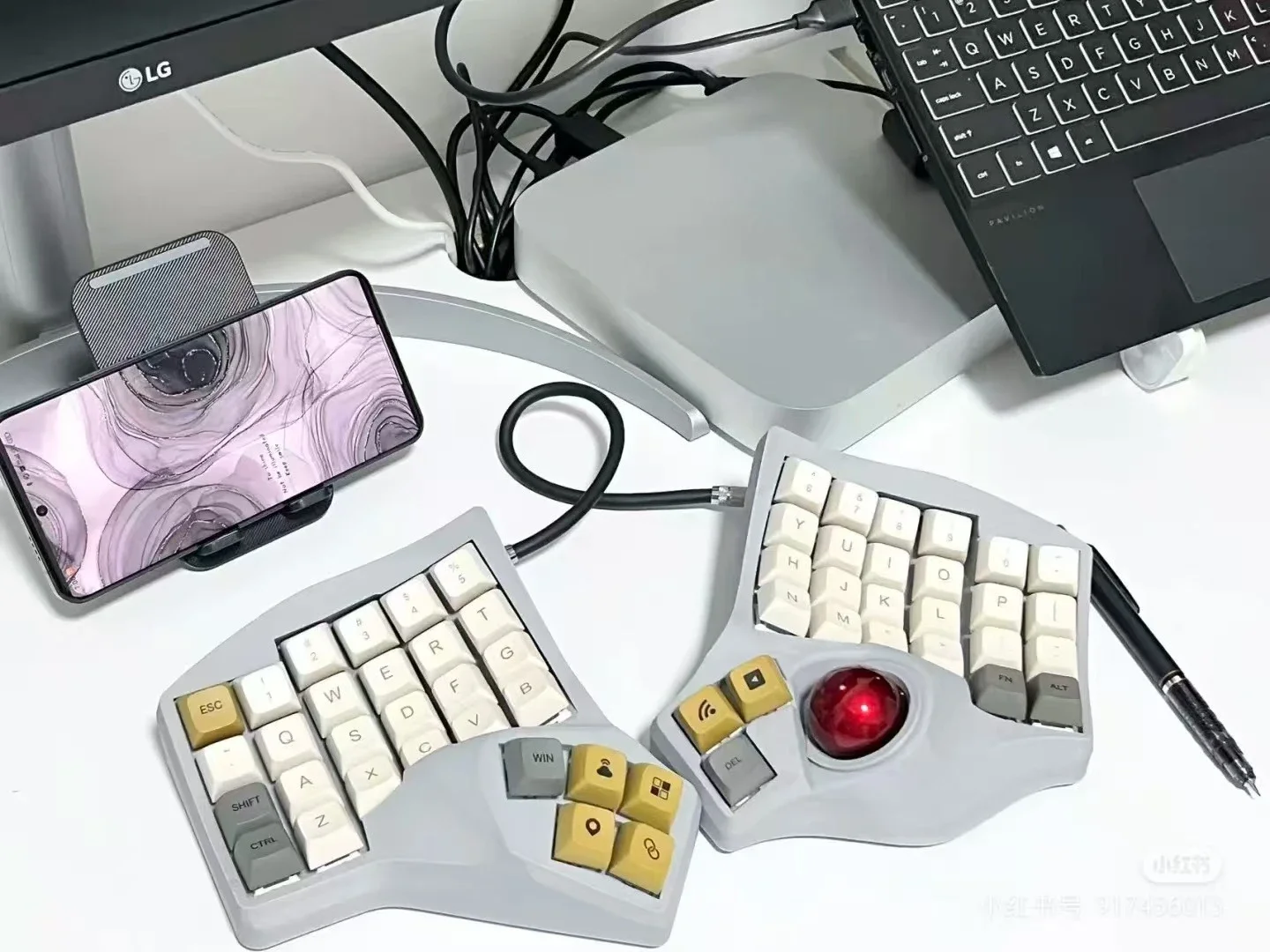 Trackball Split Keyboard Hotswap Wired/Bluetooth Wireless Split Mechanical Keyboard Kit Curve Ergonomic QMK/ZMK