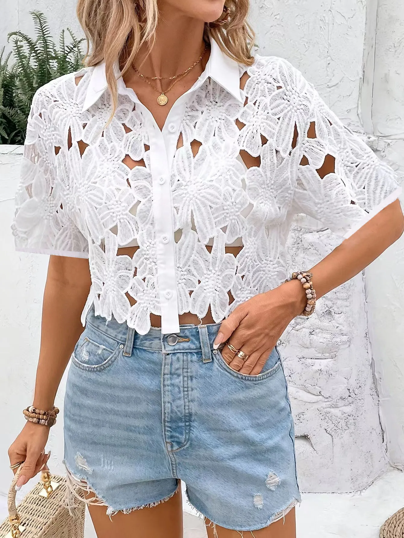 

Women's White Floral Lace Cropped Shirt Button Hollow Out Sheer Cover-Up Stylish Casual Beach Vacation & Summer Streetwear Top