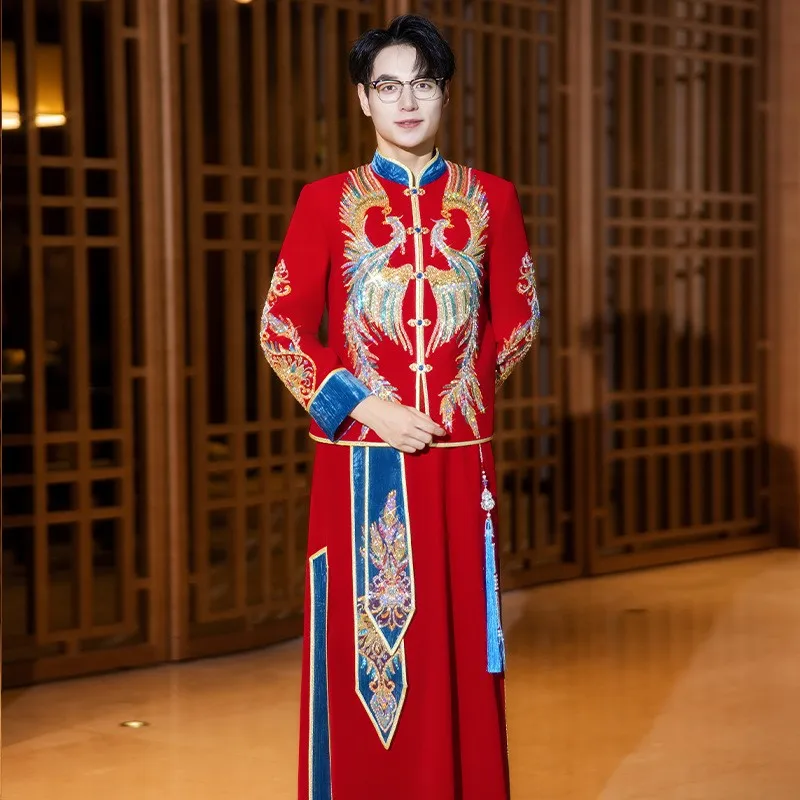 Gaun pengantin merah bergaya Cina baru untuk pengantin pria dengan motif naga dan phoenix