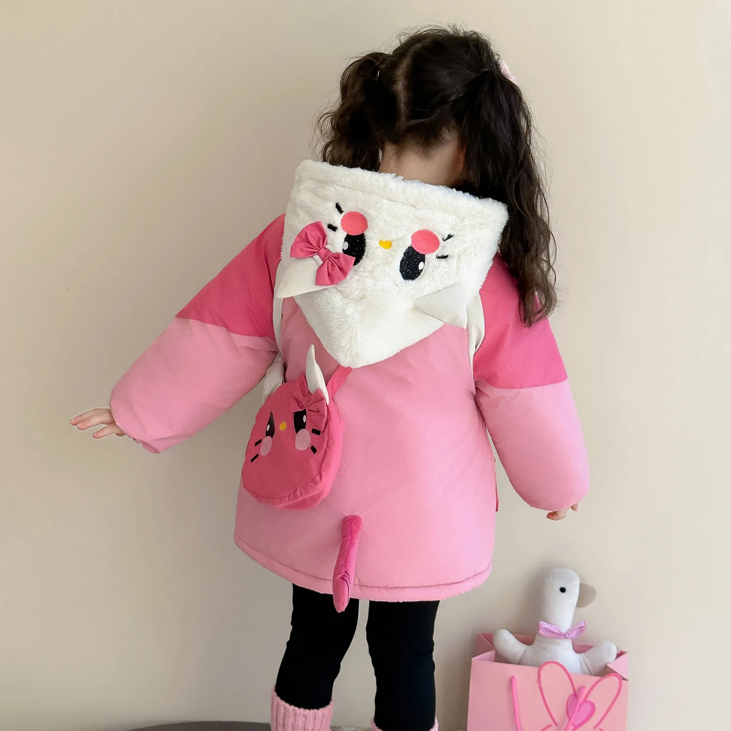

Бархатное хлопковое пальто Hello Kitty для девочек, зима Sanrio с героями мультфильмов, новинка 202, утепленная куртка для маленьких девочек, детская зимняя одежда