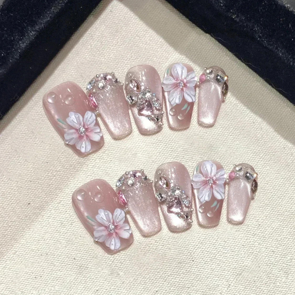 

10Pcs Sweet Cute Handmade Press on Nails Flower Butterfly Fake Nails Glossy Diamond False Nails Full Cover Acrylic Nail Tips Art