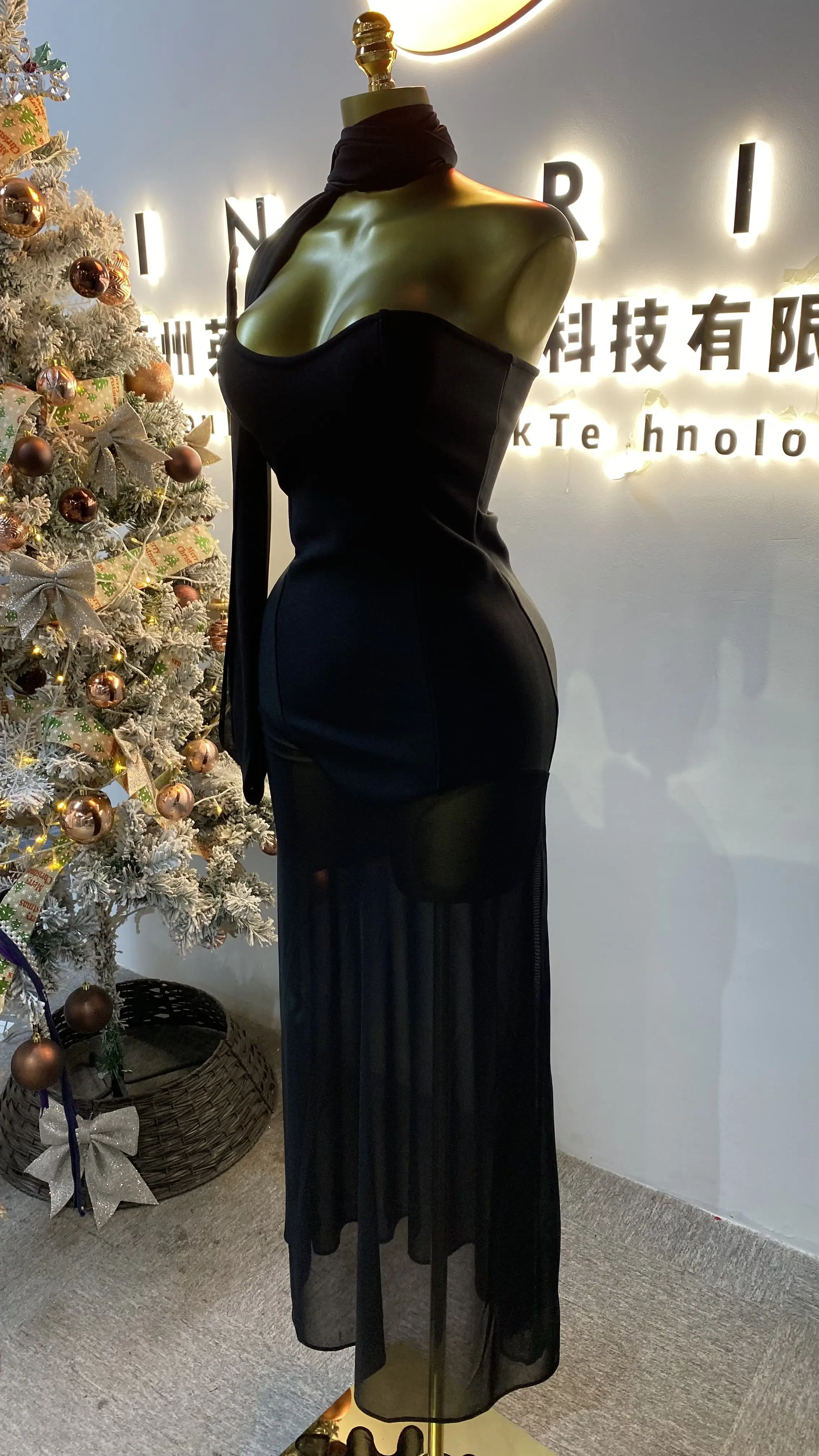 Sexy sleeveless strapless mesh women's party dress, elegant off-the-shoulder gown, evening dress, long maxi dress-GZXX145