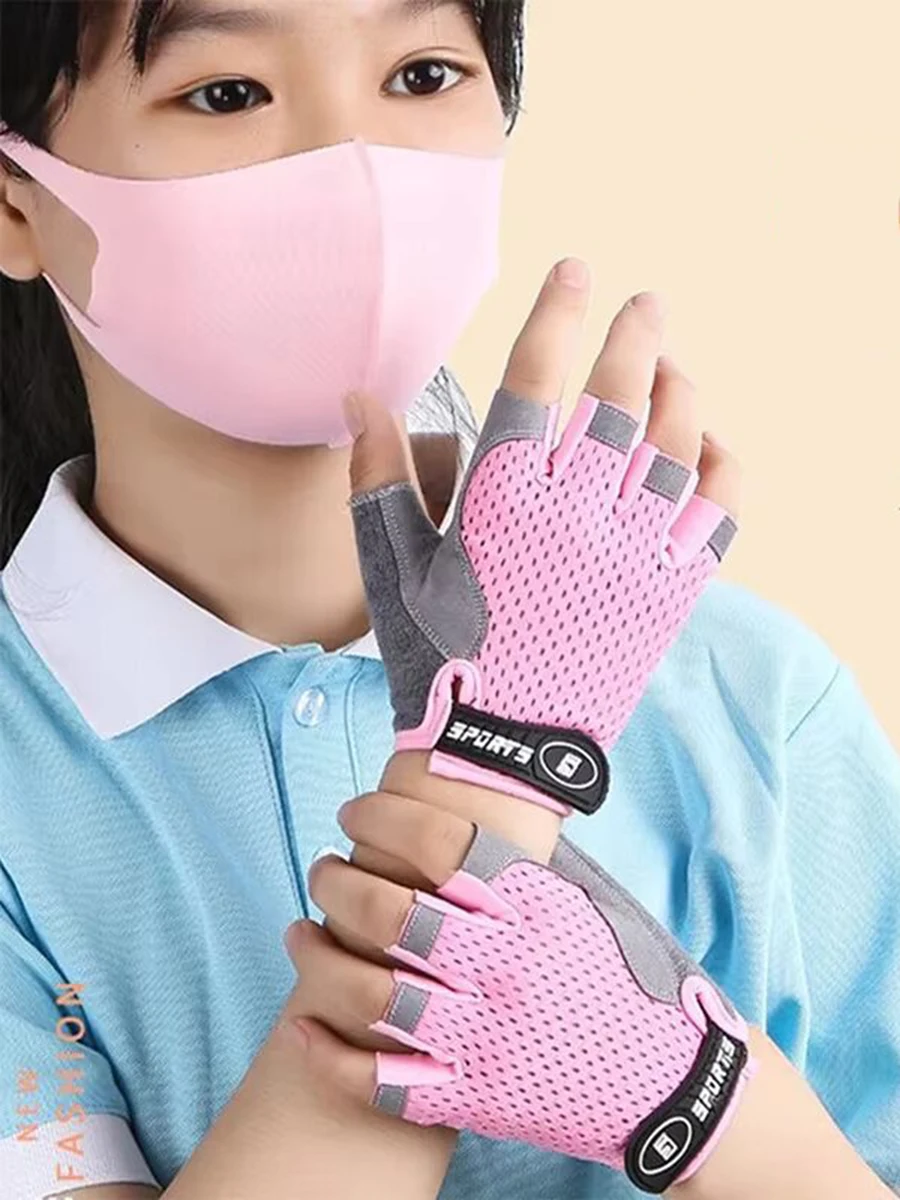 AliExpress GAFASTWO Kids Anti-Slip Cycling Skateboard Gloves Breathable Half-Finger Shock-Absorbing Sports Gloves for Aged 4-12 Spring Summer
