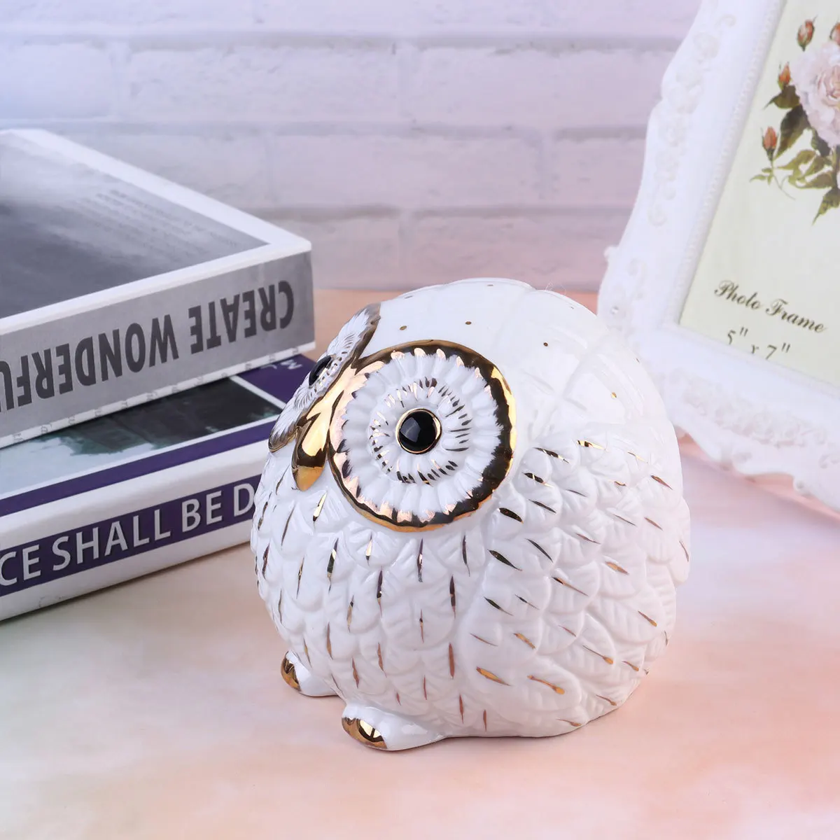 

Simple Owl Decor Ceramic Craft Design Elegant Home Office Desk Ornament Cartoon Animal Porcelain Decoration for