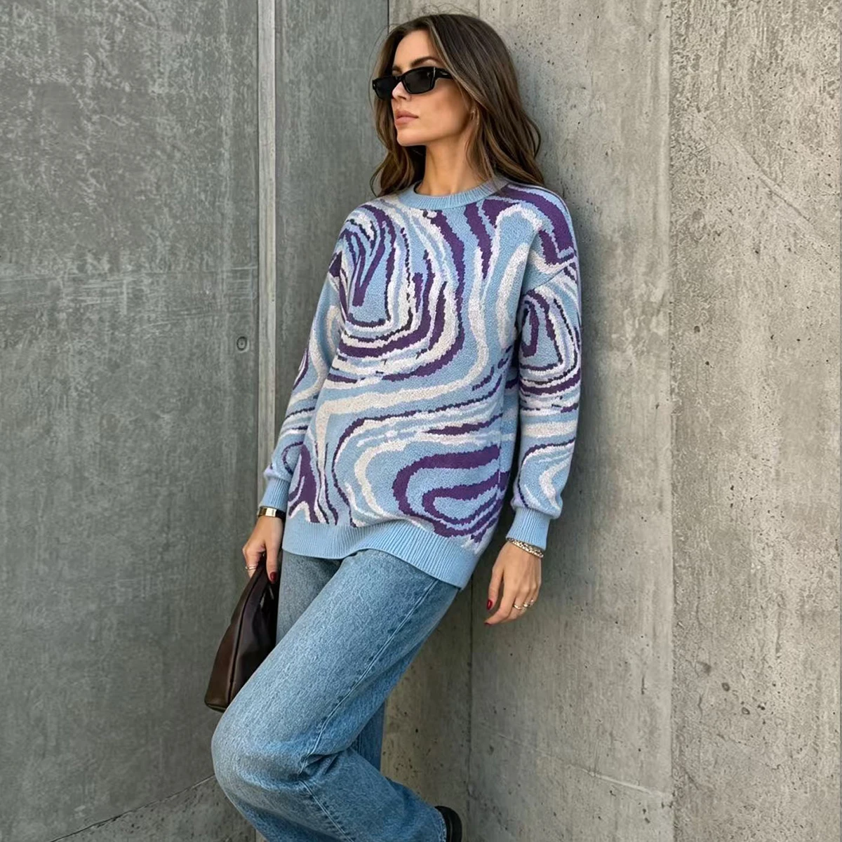 Blue Wave Pattern Casual Knit Pullover, Artistic Streetwear Round Neck Sweater, Women's Daily Wear Fashion Top