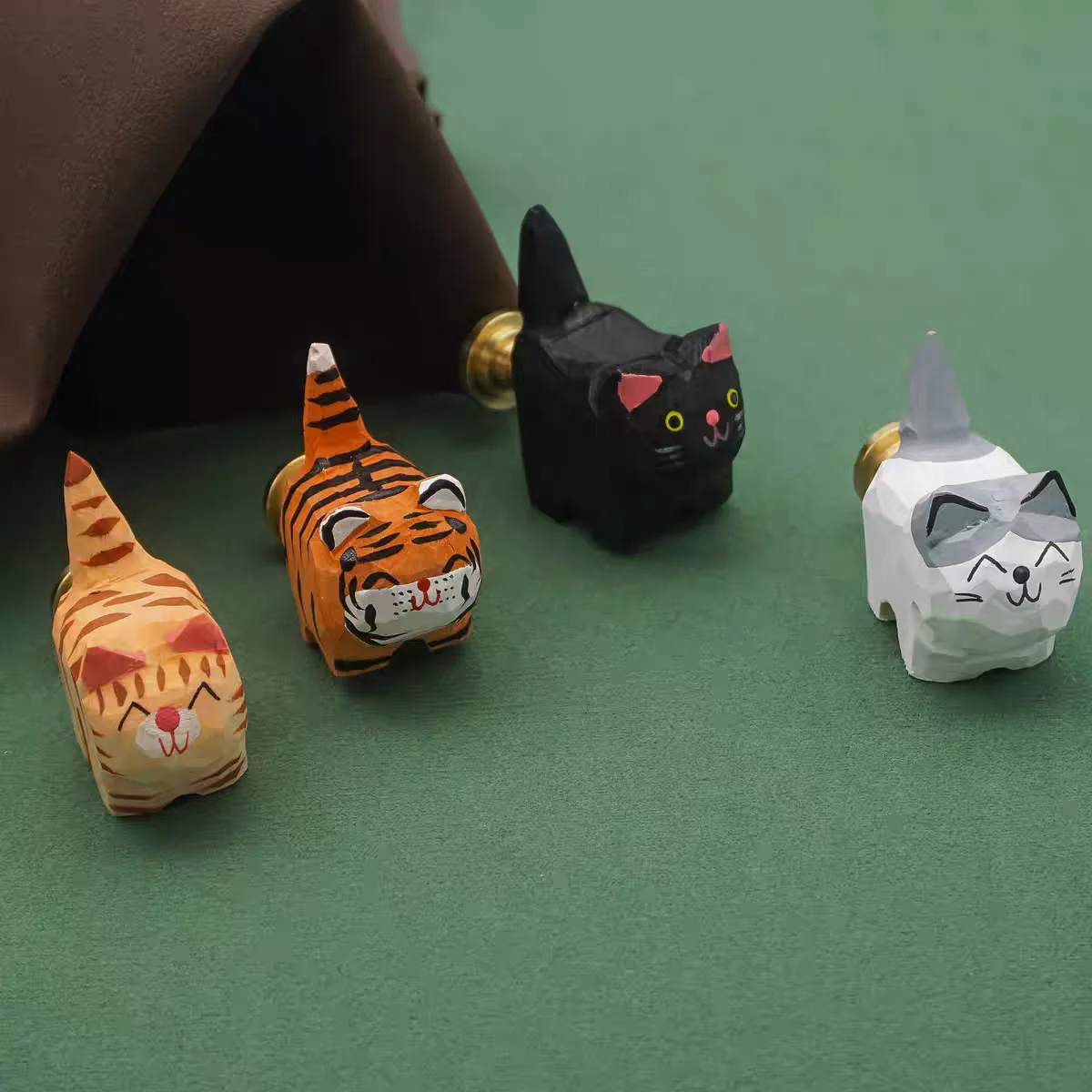 Cute Wood Cat Drawer Knobs Kids Room Furniture Handles Handmade Wood Carving Animal Cabinet Pull for Nursery Dresser Knob LBFEEL