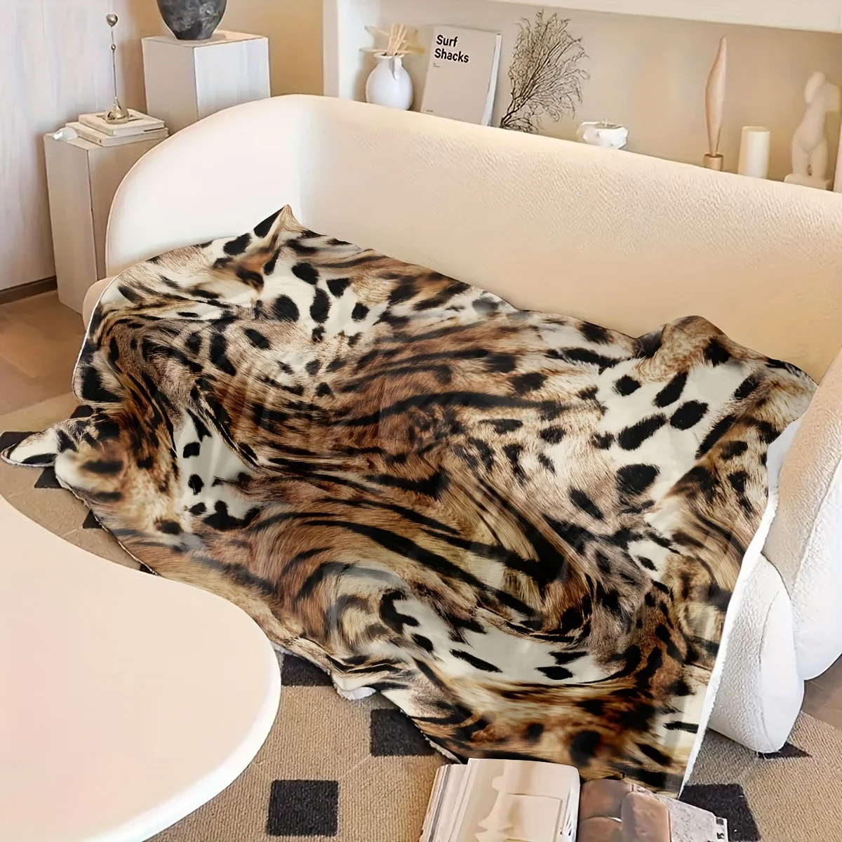 1pc Leopard Tiger Fur Flannel Blanket 2D Single Print Wild Home Decor Accessory Cozy Functional Animal-Themed Attractive Durable