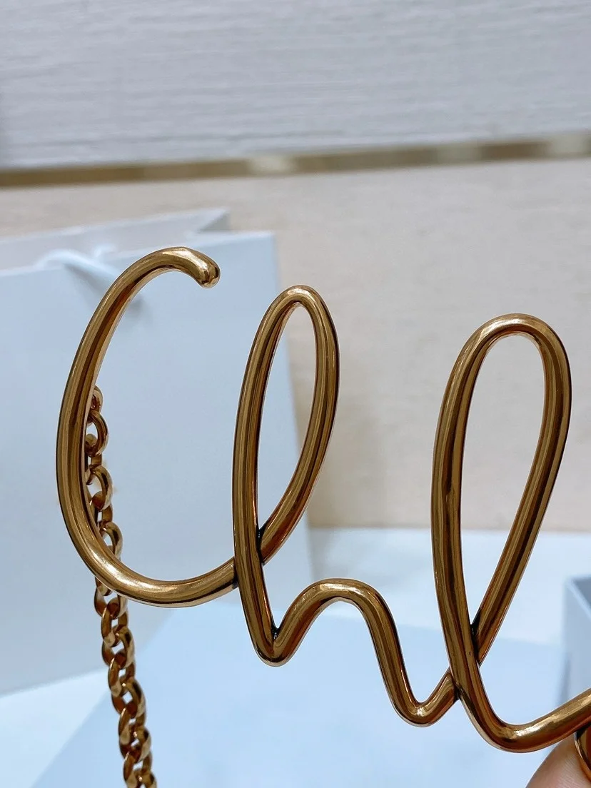 Luxurious Popular L Series Waist Chain Women's Belt Decoration Skirt Versatile Simple and Fashionable Holiday Gift Must