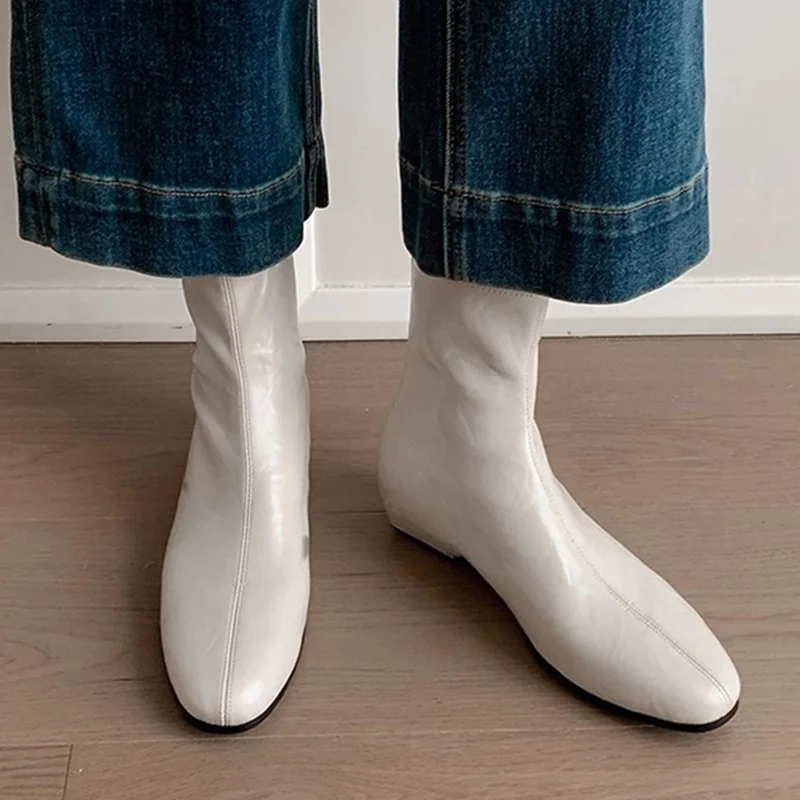 حذاء من الجلد للنساء الشقق موضة أحذية من الجلد 2025 شتاء جديد تشيلسي الأحذية المشي الاتجاه فستان أنيق أحذية فام مريحة